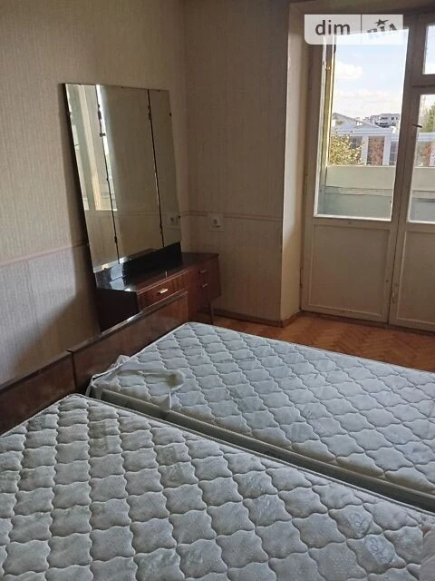 Продаж 2к квартири 52.4 кв. м на просп. Берестейський 66 • I