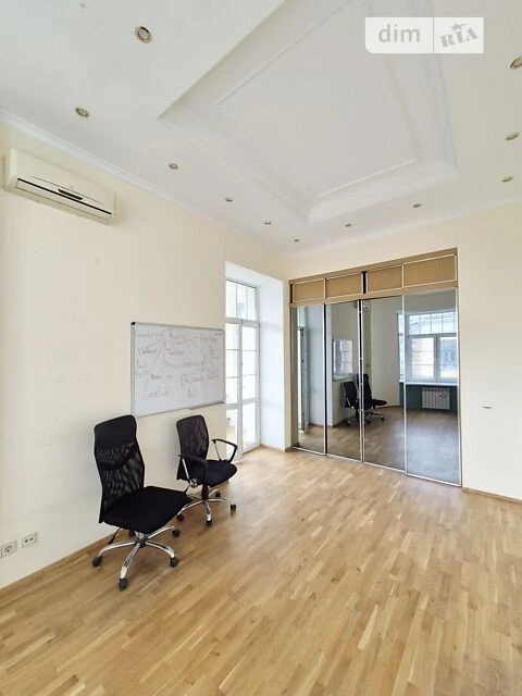Продаж 6к квартири 252 кв. м на вул. Костельна 8 • ID 348264