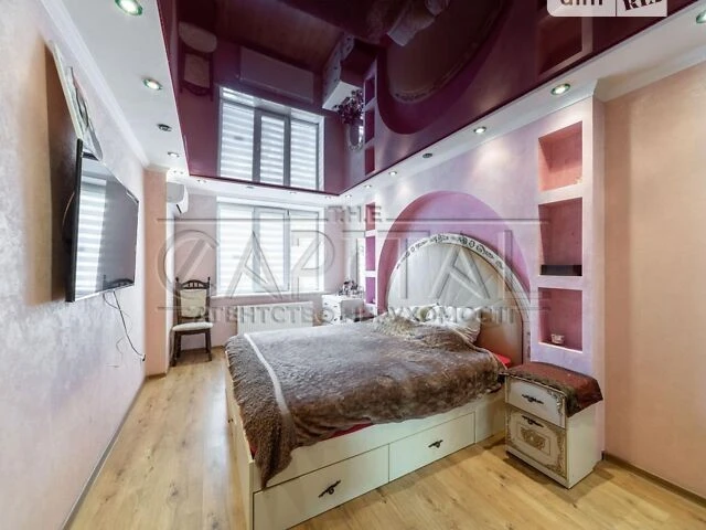 Продаж 3к квартири 68 кв. м на вул. Лесі Українки 26 • ID 34