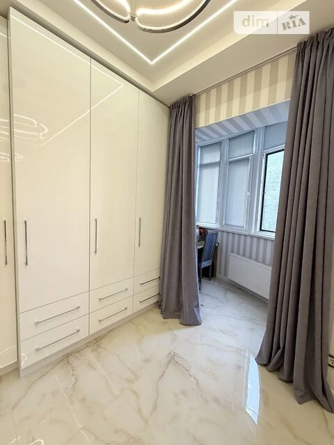 Продаж 2к квартири 87 кв. м на вул. Польова 65 • ID 34827287