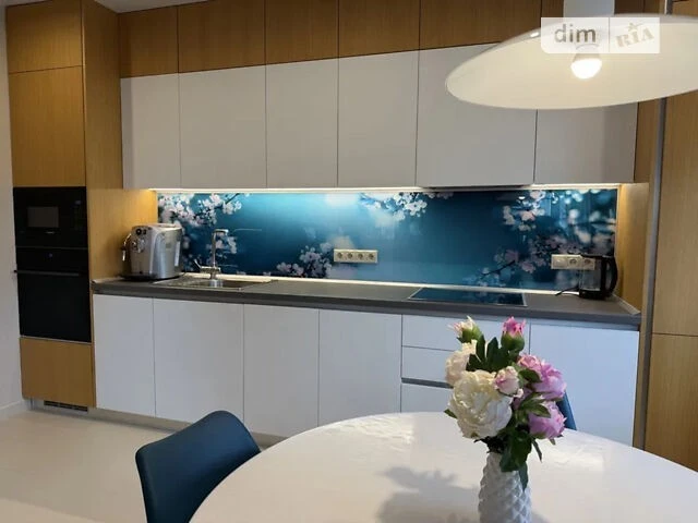 Продаж 2к квартири 79 кв. м на вул. Драгоманова 38 • ID 3482