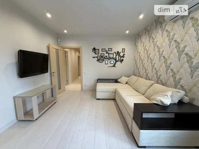 Продаж 2к квартири 79 кв. м на вул. Драгоманова 38 • ID 3482
