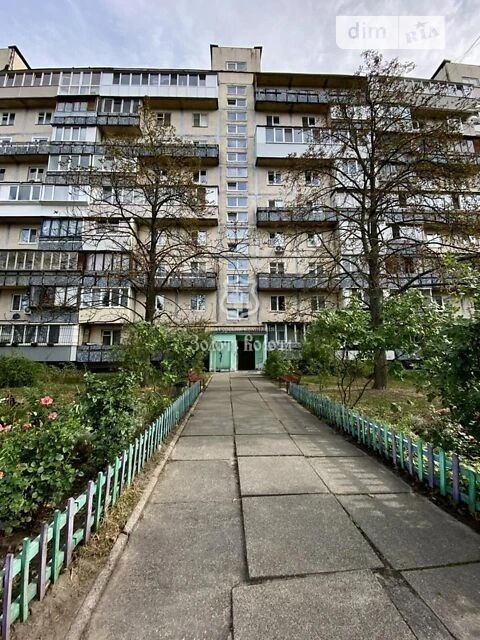 Продаж 3к квартири 59.4 кв. м на вул. Івана Миколайчука 15 •