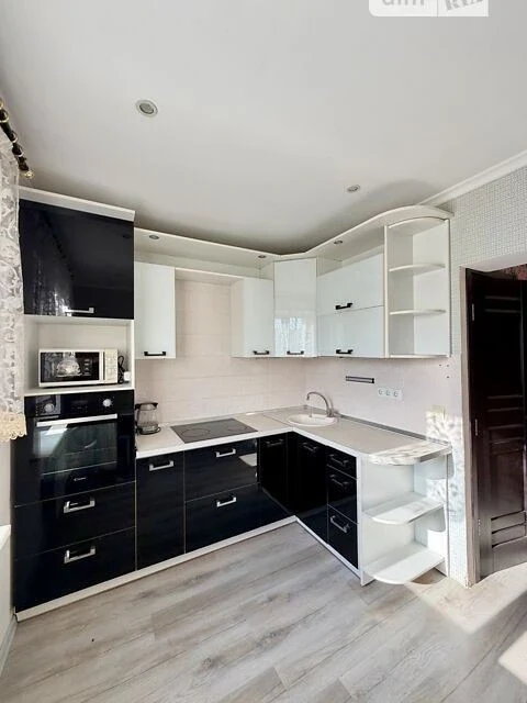 Продаж 2к квартири 58.7 кв. м на просп. Миколи Бажана 32 • I