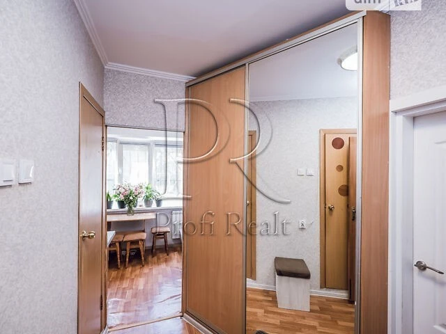 Продаж 1к квартири 31.7 кв. м на вул. Академіка Кіпріанова 2