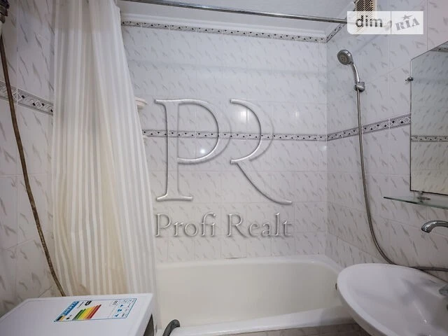 Продаж 1к квартири 31.7 кв. м на вул. Академіка Кіпріанова 2