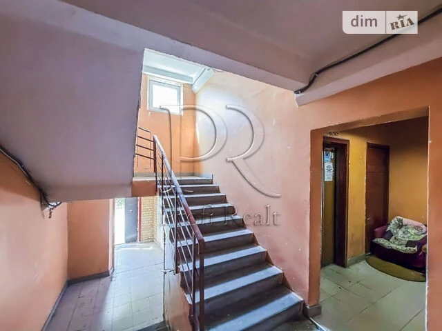 Продаж 1к квартири 31.7 кв. м на вул. Академіка Кіпріанова 2