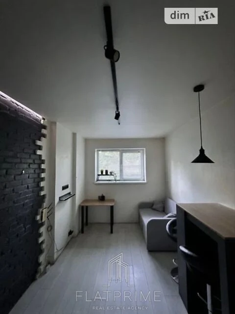 Продаж 1к квартири 18 кв. м на вул. Залізнична 32 • ID 34825