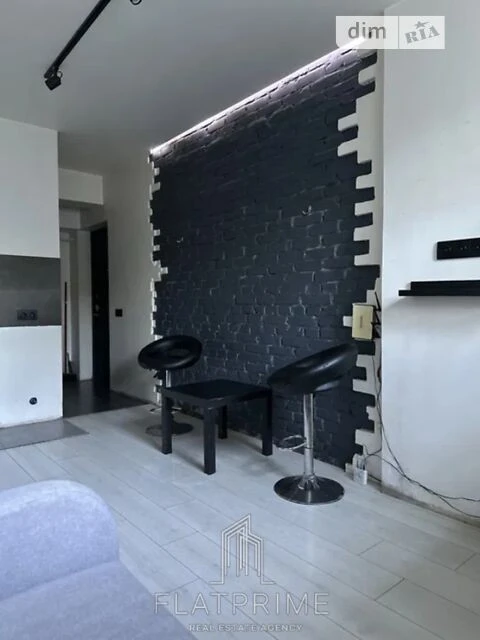 Продаж 1к квартири 18 кв. м на вул. Залізнична 32 • ID 34825
