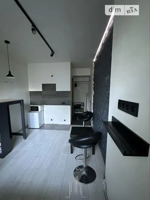 Продаж 1к квартири 18 кв. м на вул. Залізнична 32 • ID 34825