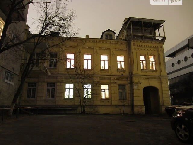Продаж 4к квартири 104.4 кв. м на вул. Володимирська 75 • ID