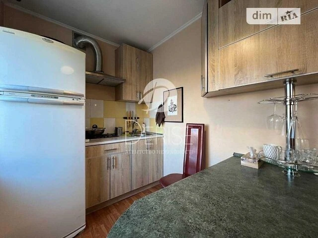 Продаж 2к квартири 45 кв. м на бул. Миколи Міхновського 27 •