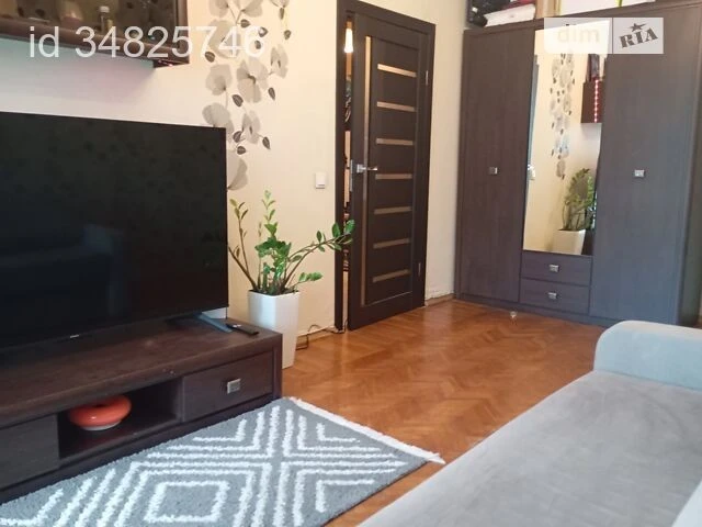 Продаж 1к квартири 31 кв. м на вул. Володимира Сальського 11