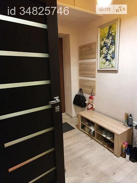 Продаж 1к квартири 31 кв. м на вул. Володимира Сальського 11