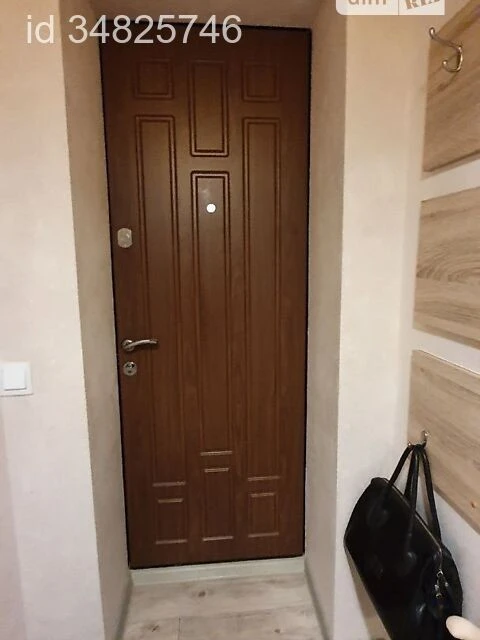 Продаж 1к квартири 31 кв. м на вул. Володимира Сальського 11