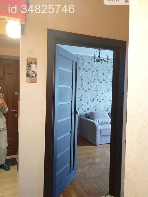 Продаж 1к квартири 31 кв. м на вул. Володимира Сальського 11