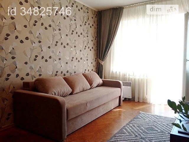 Продаж 1к квартири 31 кв. м на вул. Володимира Сальського 11