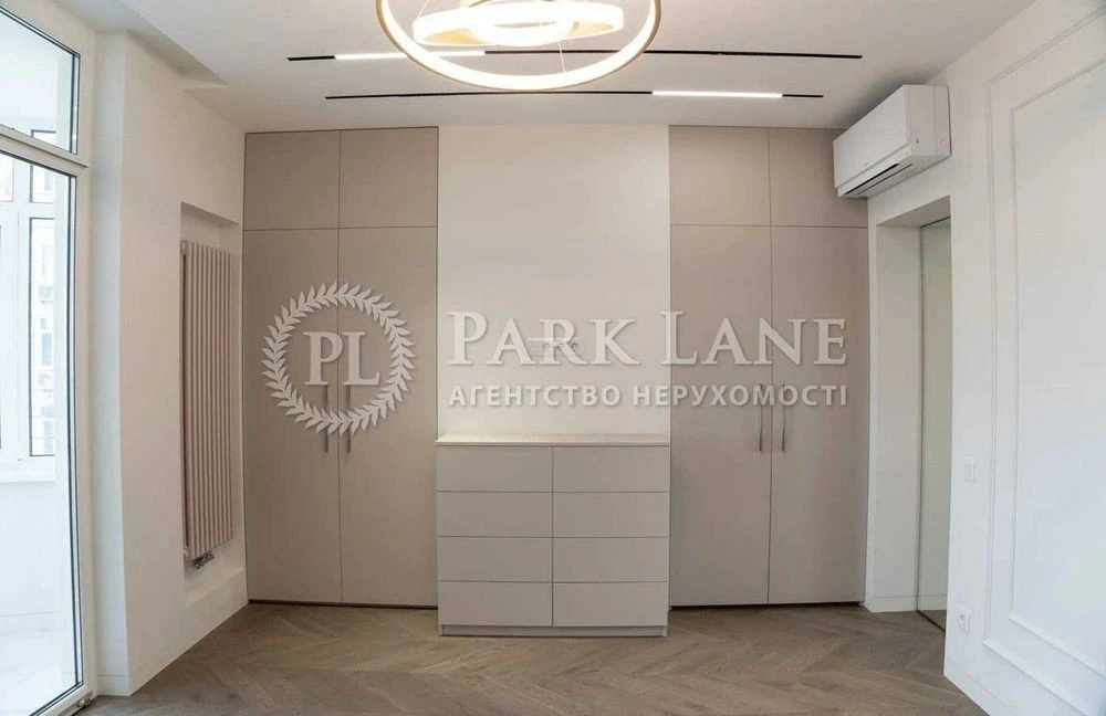 Luxurious 3-4 bedroom apartment in Dynastia residential complex, 37b Lypkivskoho St., Solomyanka