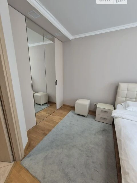 Продаж 1к квартири 53 кв. м на вул. Митрополита Василя Липкі