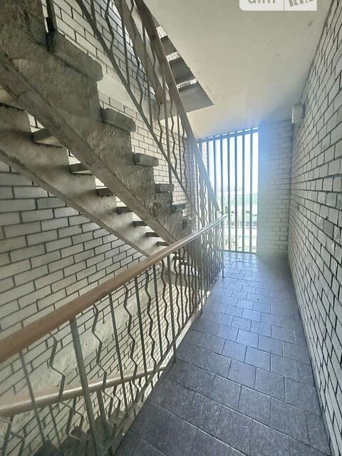Продаж 2к квартири 83.2 кв. м на просп. Павла Тичини 2 • ID