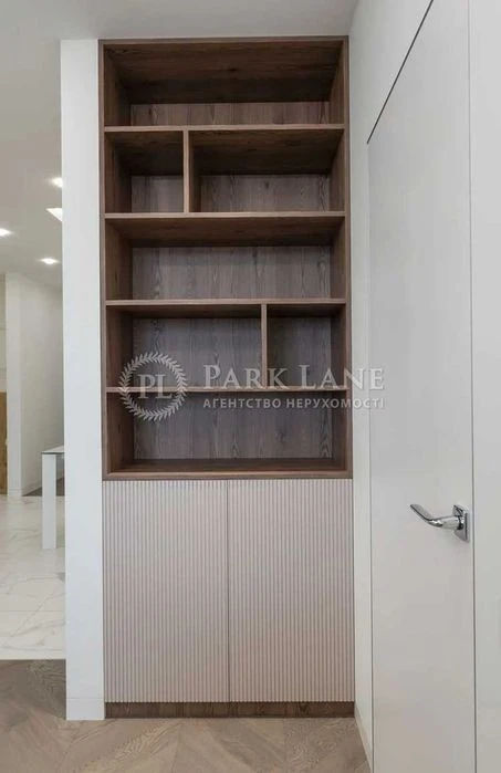 Luxurious 3-4 bedroom apartment in Dynastia residential complex, 37b Lypkivskoho St., Solomyanka