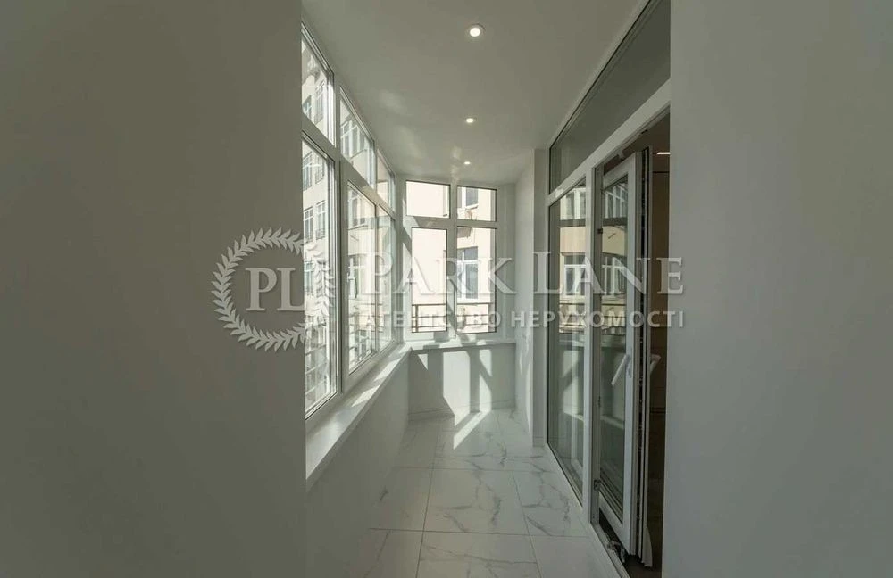 Luxurious 3-4 bedroom apartment in Dynastia residential complex, 37b Lypkivskoho St., Solomyanka