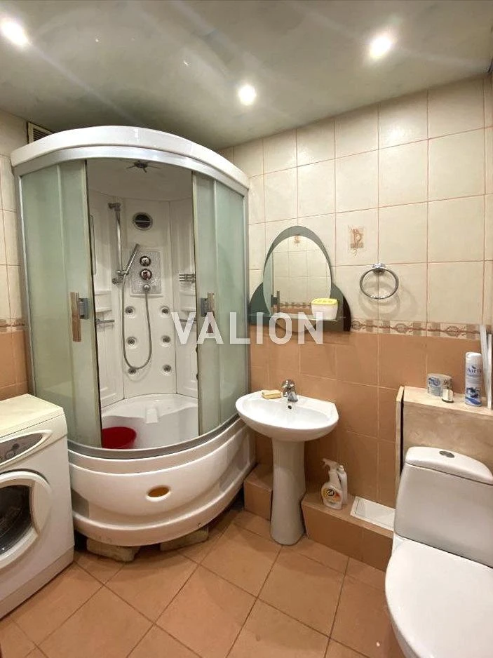 Продаж 1-к квартири вул. Симиренка 7