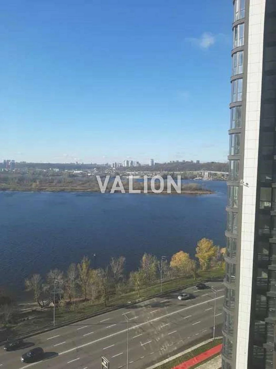 Продаж двокімнатної квартири вул. Дніпровська набережна 15к