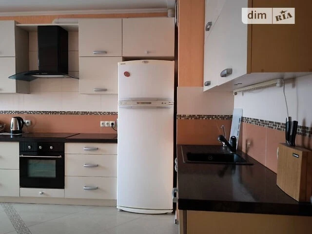 Довготривала оренда 3к квартири на вул. Вишгородська 45Б/1 •