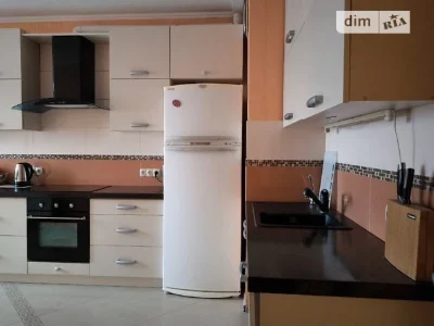 Довготривала оренда 3к квартири на вул. Вишгородська 45Б/1 •