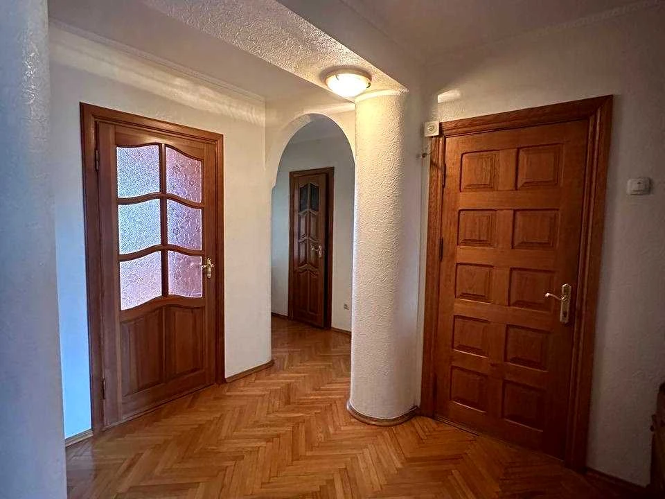 Квартира. Рівне, Володимира Стельмаха вул. (Курчатова)