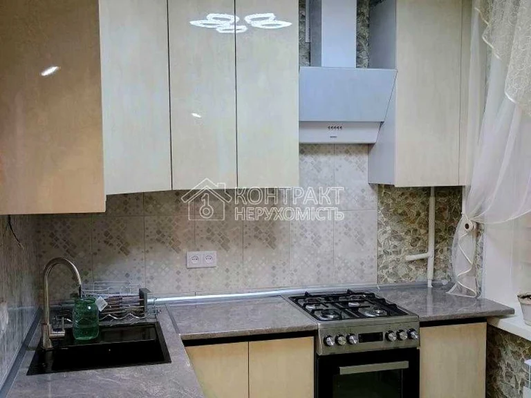 Apartment. Kharkiv, Traktorostudivnyky Ave.