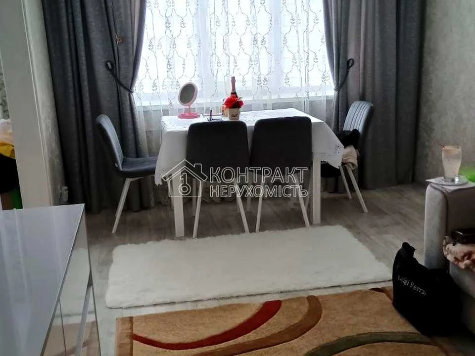 Apartment. Kharkiv, Traktorostudivnyky Ave.