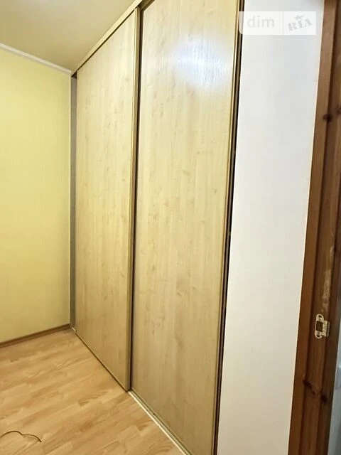 Продаж 3 поверхового будинку з ділянкою на 6.2 сотки, 264 кв