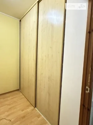 Продаж 3 поверхового будинку з ділянкою на 6.2 сотки, 264 кв