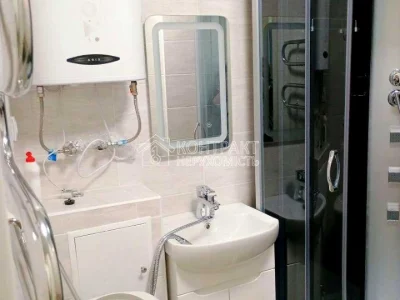 Apartment. Kharkiv, Traktorostudivnyky Ave.