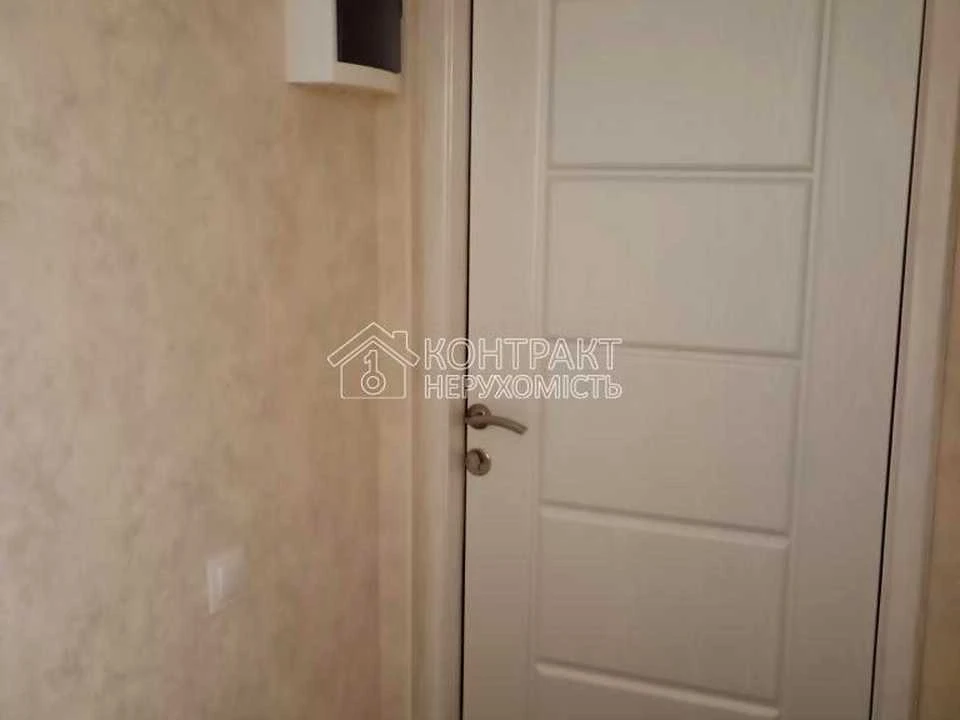 Apartment. Kharkiv, Traktorostudivnyky Ave.