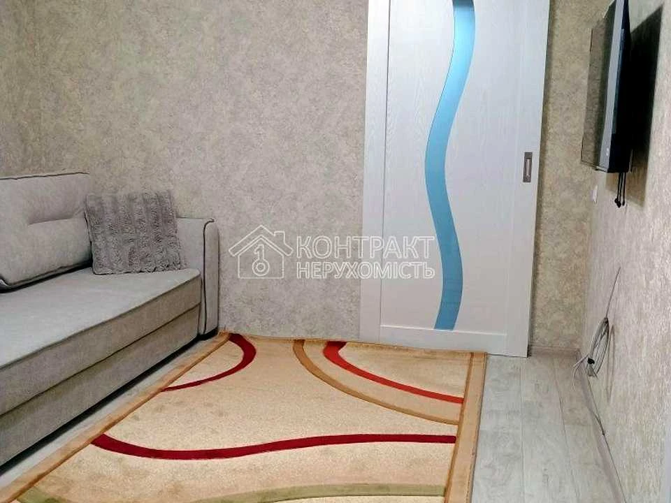 Apartment. Kharkiv, Traktorostudivnyky Ave.