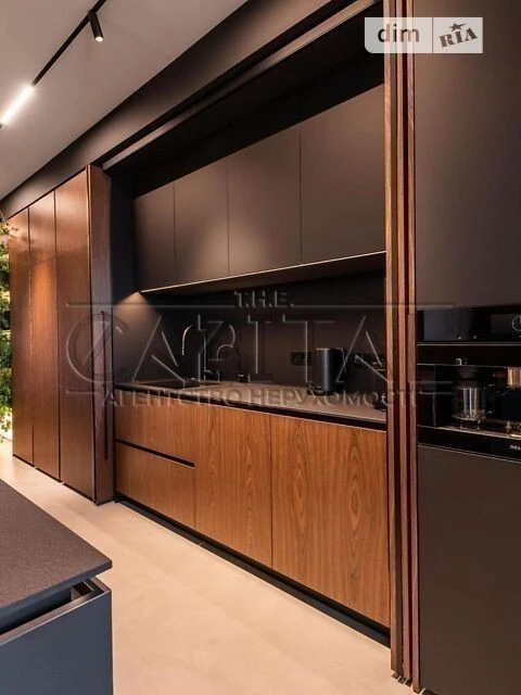 Продаж 3к квартири 124 кв. м на пров. Берестейський 42 • ID