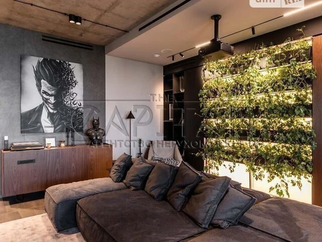 Продаж 3к квартири 124 кв. м на пров. Берестейський 42 • ID