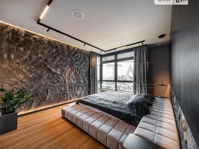 Продаж 3к квартири 124 кв. м на пров. Берестейський 42 • ID