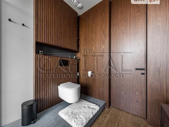 Продаж 3к квартири 124 кв. м на пров. Берестейський 42 • ID