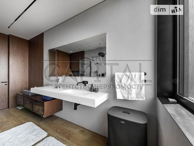 Продаж 3к квартири 124 кв. м на пров. Берестейський 42 • ID