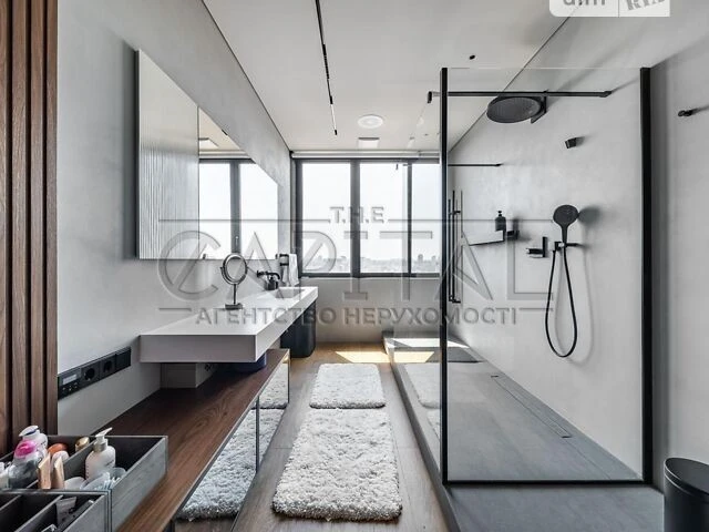 Продаж 3к квартири 124 кв. м на пров. Берестейський 42 • ID