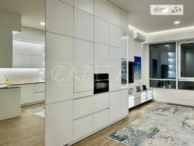 Продаж 3к квартири 104 кв. м на просп. Голосіївський 1 • ID