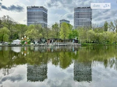 Продаж 3к квартири 104 кв. м на просп. Голосіївський 1 • ID