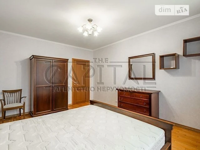 Продаж 3к квартири 103 кв. м на просп. Валерія Лобановського