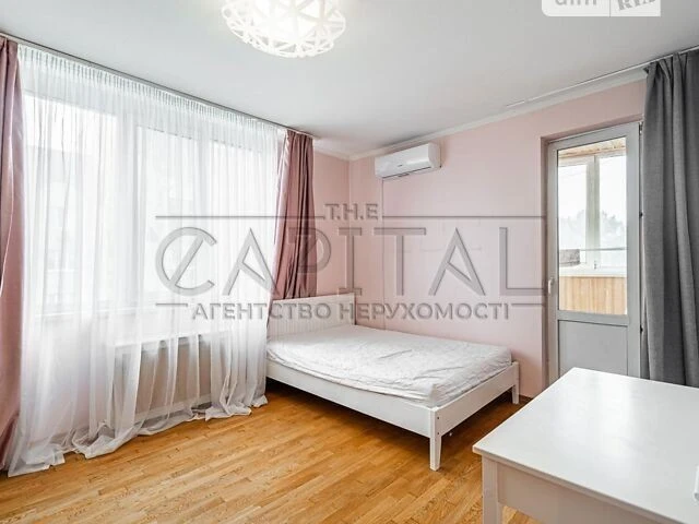 Продаж 3к квартири 103 кв. м на просп. Валерія Лобановського