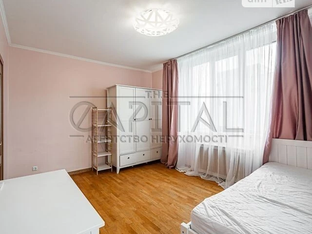 Продаж 3к квартири 103 кв. м на просп. Валерія Лобановського