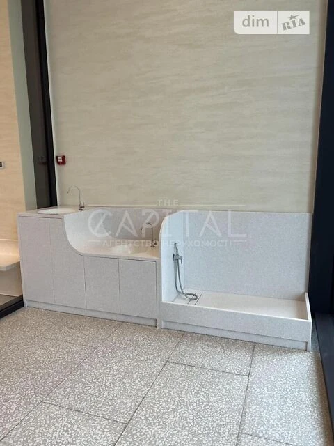 Продаж 2к квартири 96 кв. м на вул. пр-т Берестейський 42 •